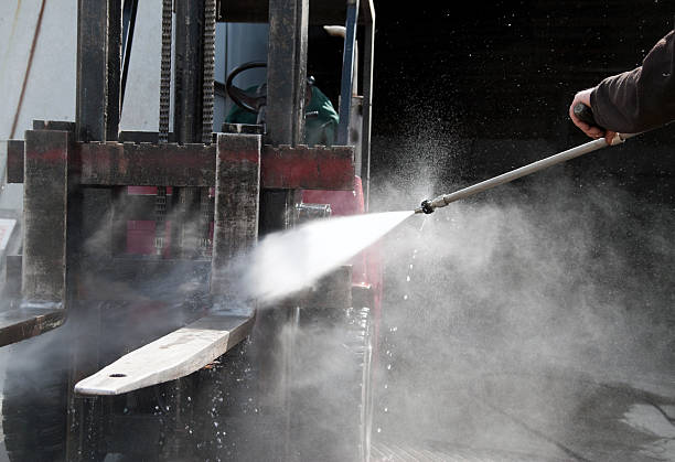 Best Sign and Awning Cleaning  in Parkwood, CA